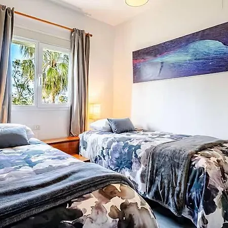 Apartamento De 3 Dormitorios * Kadyks